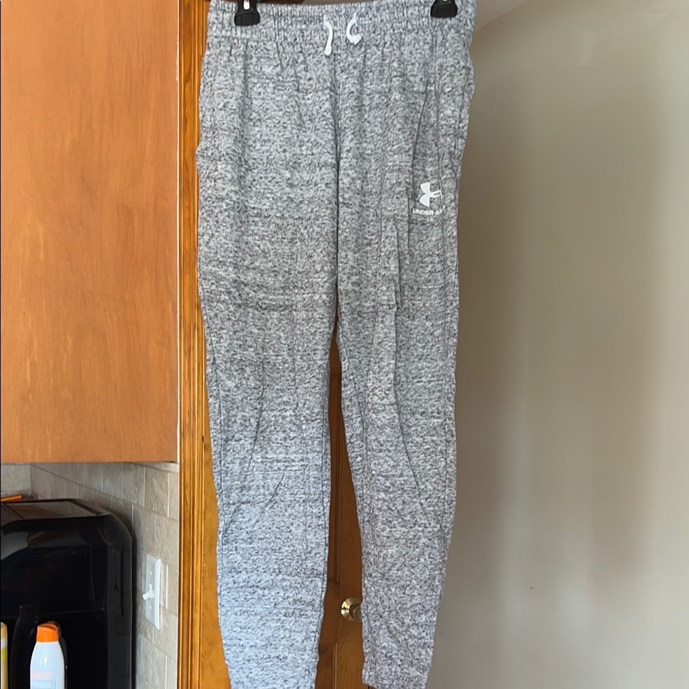 Under Armour Gray Jogger Sweatpants Elastic Waistband